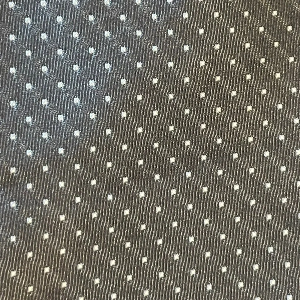 Brioni Silk Necktie Mens Gray Polka Dot Formal Quiet Luxury Handmade Italy 3.5
